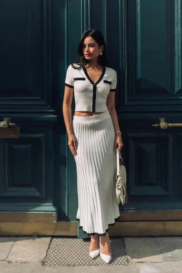 Effortlessly Elegant Garment with a Timeless Design