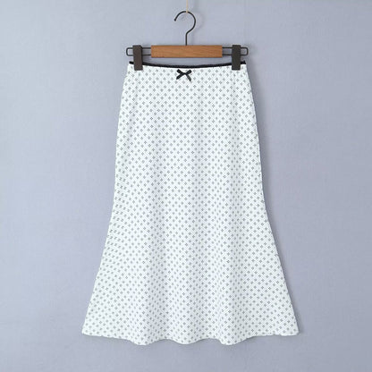 Sophisticated Garment with a Clean Classic Look