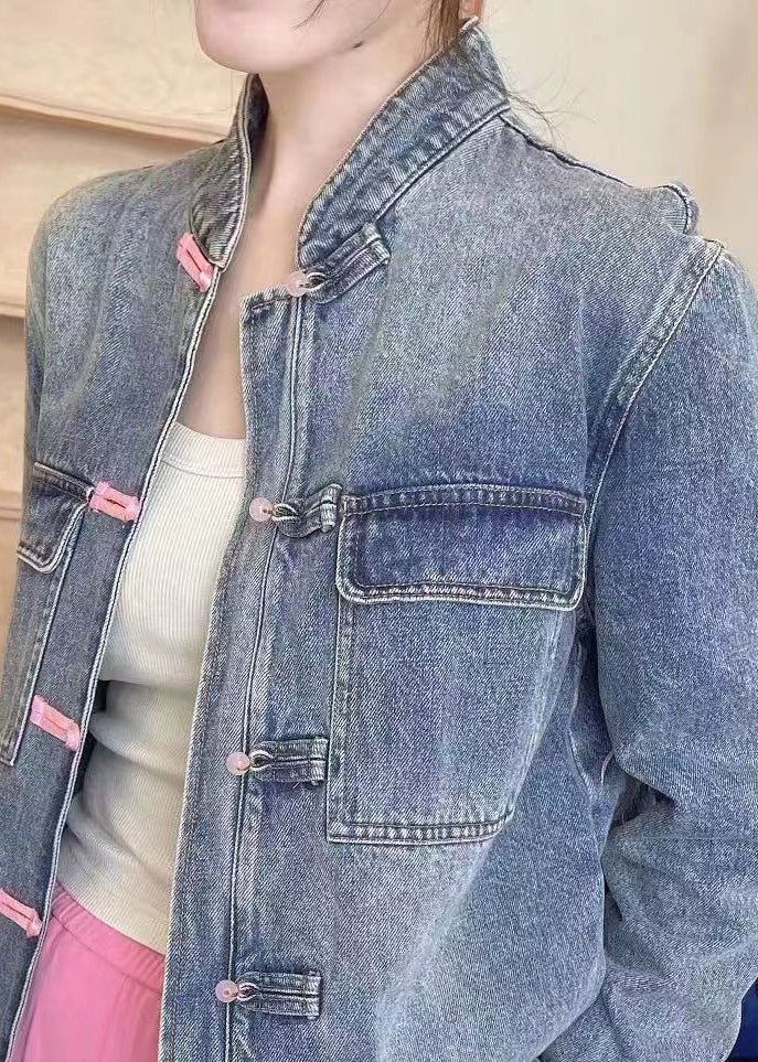 Beautifully Finished Coat in a Timeless Design