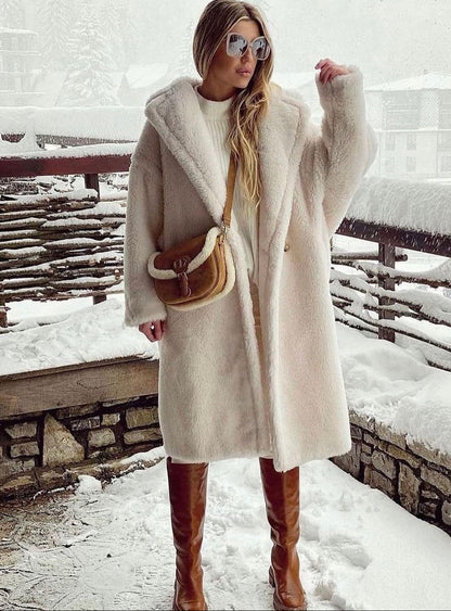 Elegantly Styled Coat for Everyday Wear