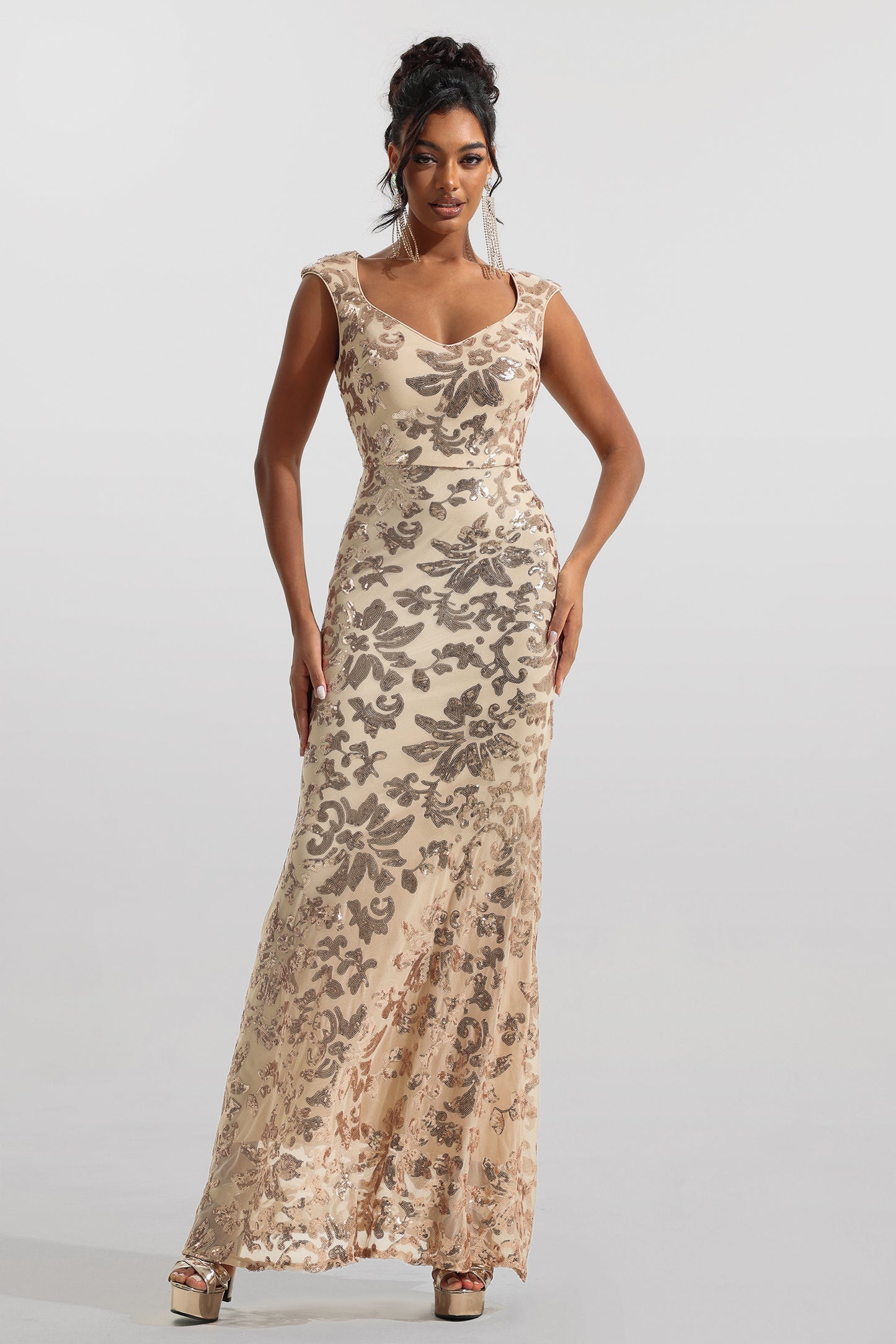 Gracefully Styled Dress for Any Occasion