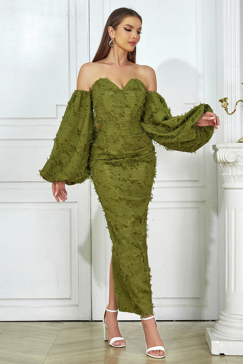 Well Tailored Garment with a Graceful Silhouette