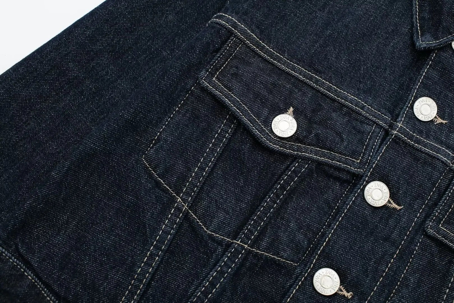 Beautifully Finished Jacket in a Timeless Design