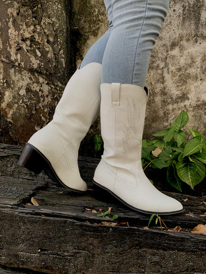 Elegantly Styled Boots for Everyday Wear