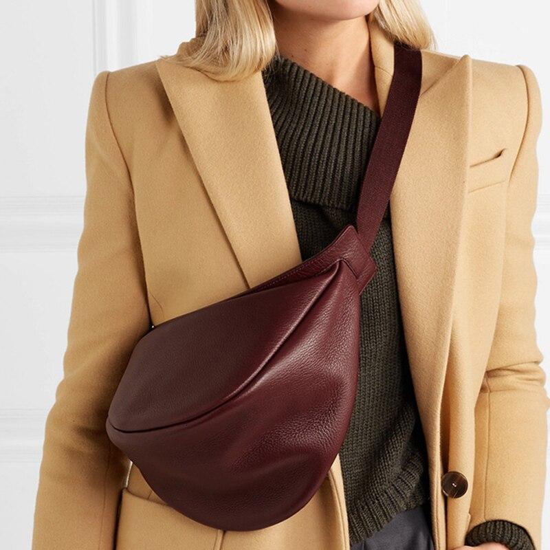 Gracefully Styled Bag for Any Occasion