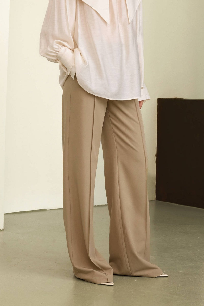 Sophisticated Trousers with a Clean Classic Look