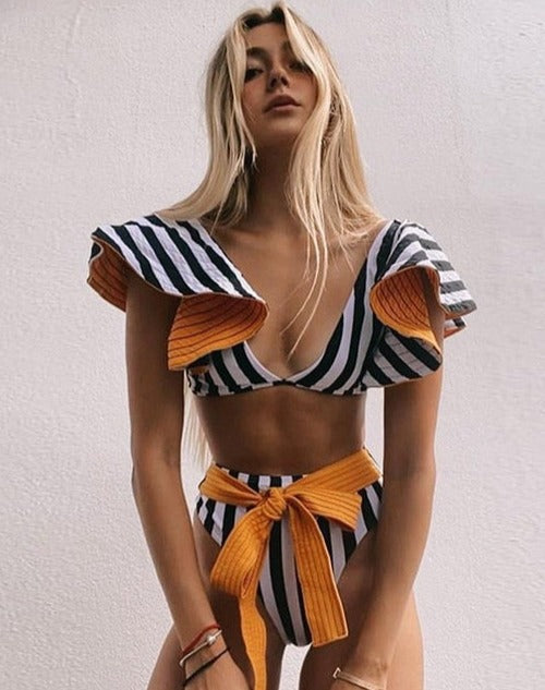 Effortlessly Elegant Swimsuit with a Timeless Design