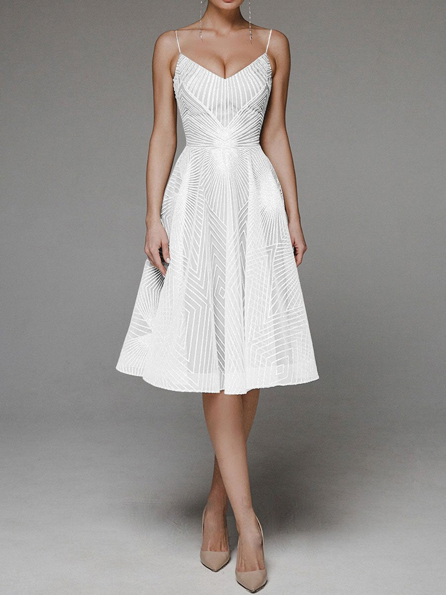 Beautifully Finished Dress in a Timeless Design