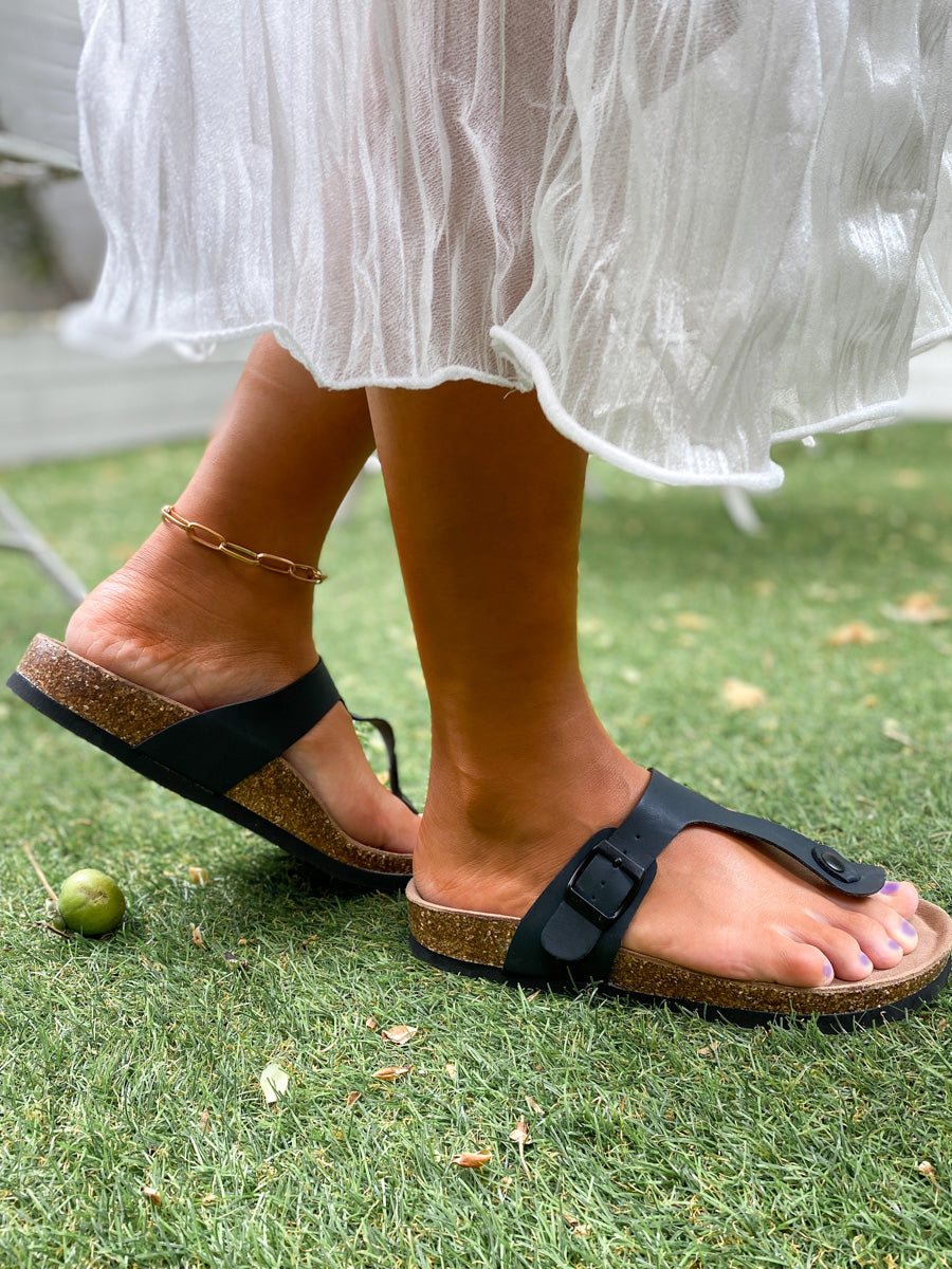 Classic Vintage Sandals with a Flattering Fit