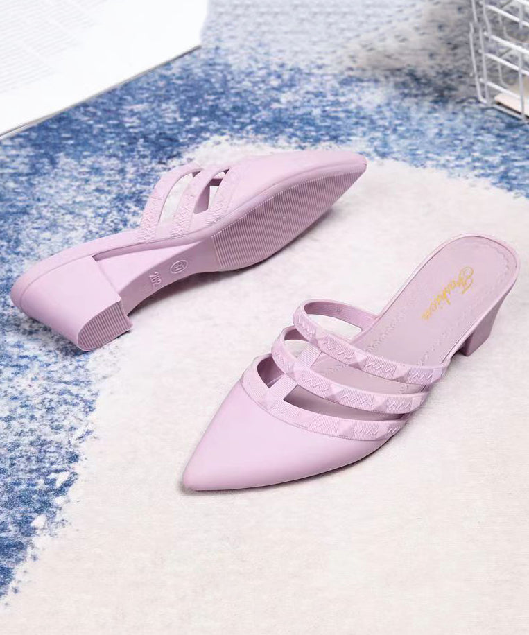 Well Tailored Sandals with a Graceful Silhouette