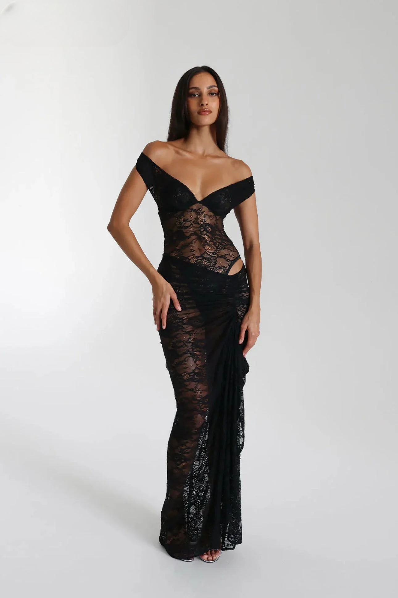 Effortlessly Elegant Dress with a Timeless Design