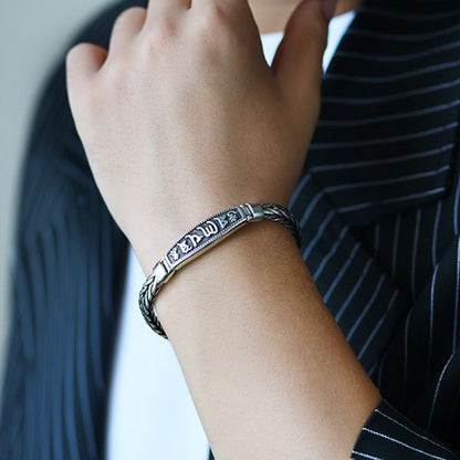 Beautifully Finished Garment in a Timeless Design