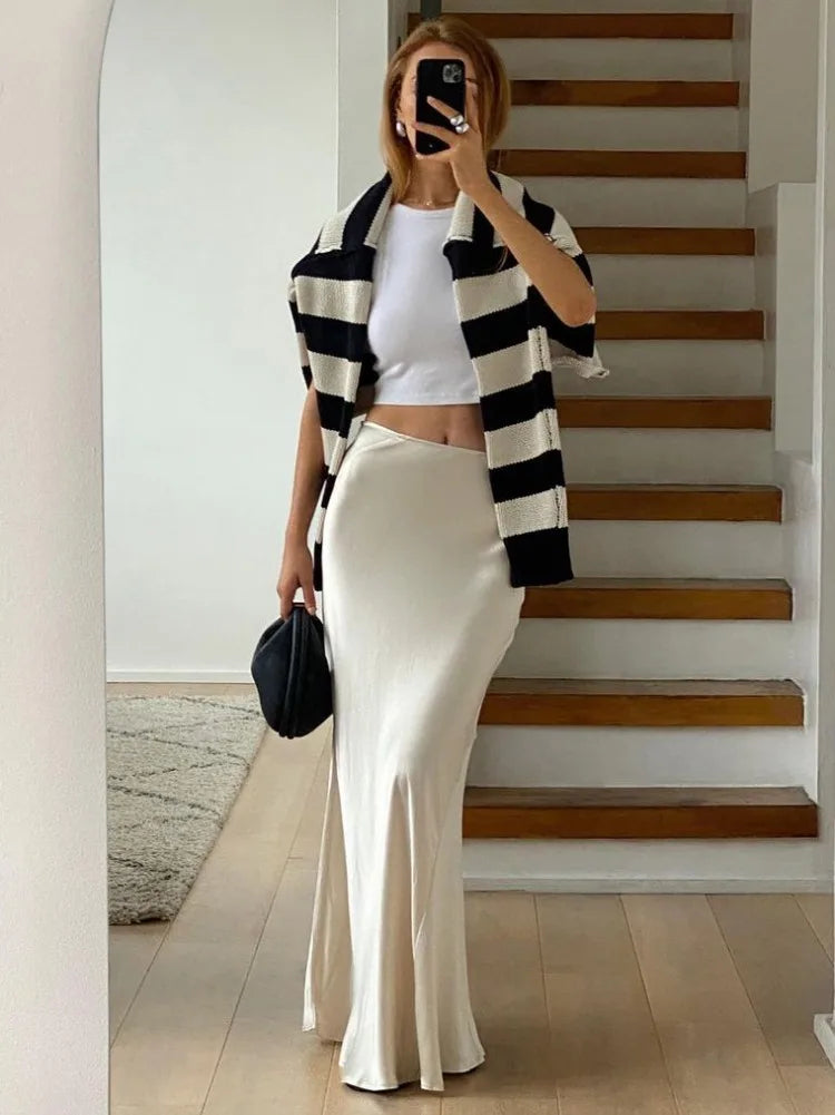 Sophisticated Garment with a Clean Classic Look