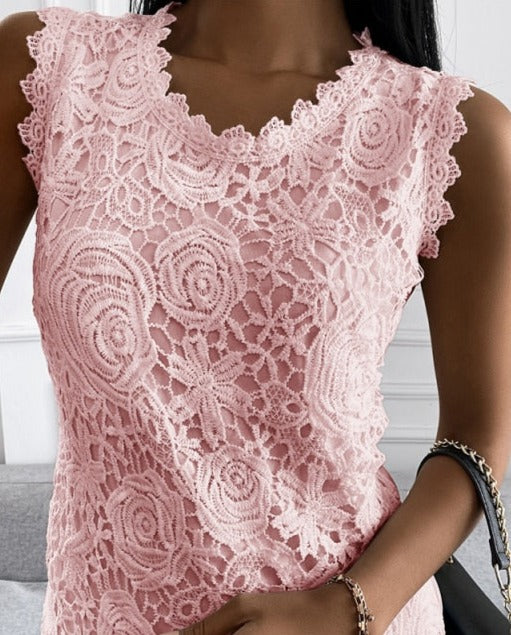 Beautifully Finished Top in a Timeless Design