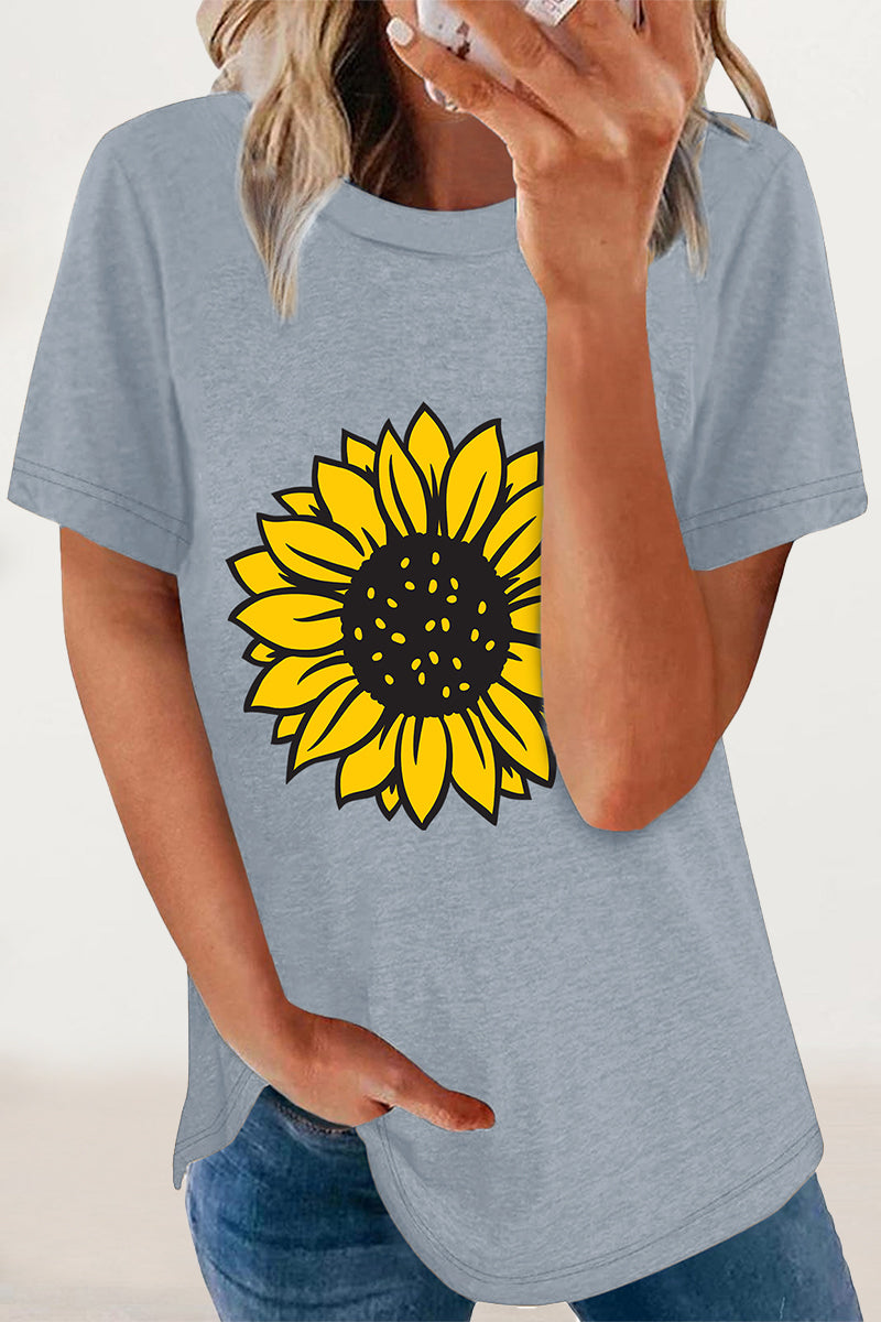 Effortlessly Elegant T-Shirt with a Timeless Design