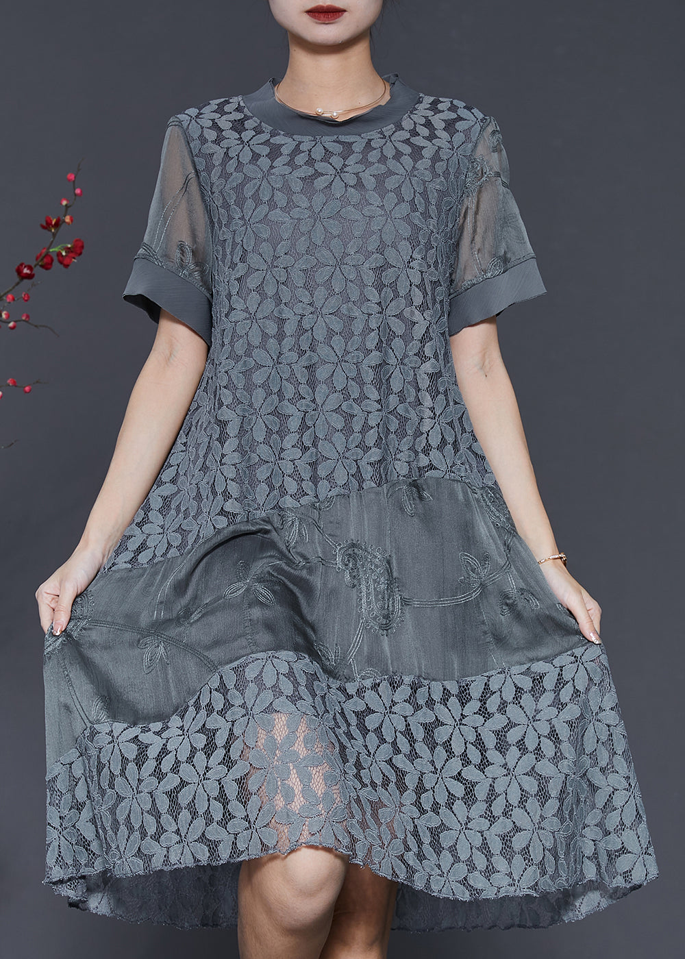 Beautifully Finished Dress in a Timeless Design