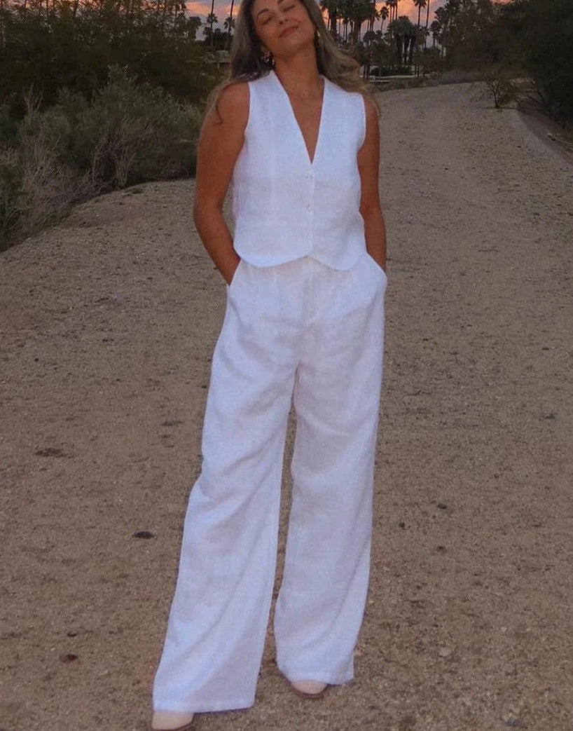 Effortlessly Elegant Garment with a Timeless Design