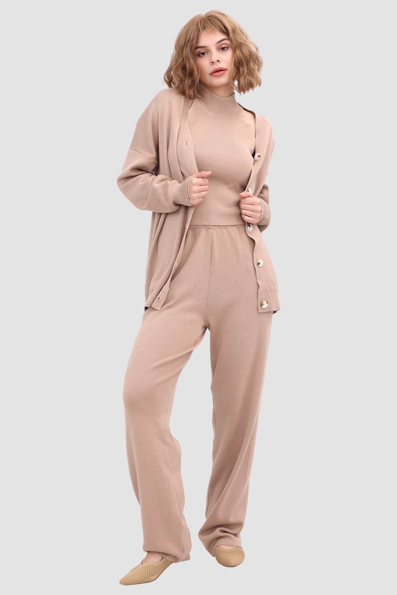 Elegantly Styled Pants for Everyday Wear