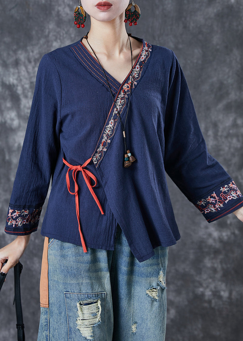 Classic Vintage Blouse with a Flattering Fit