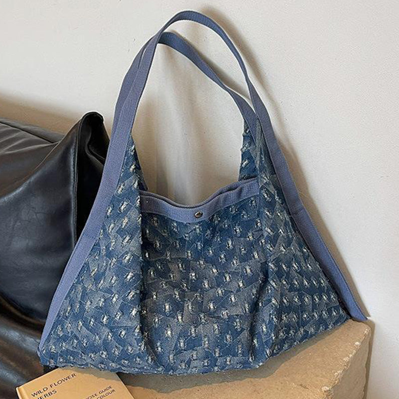 Polished Bag with an Effortless Classic Look