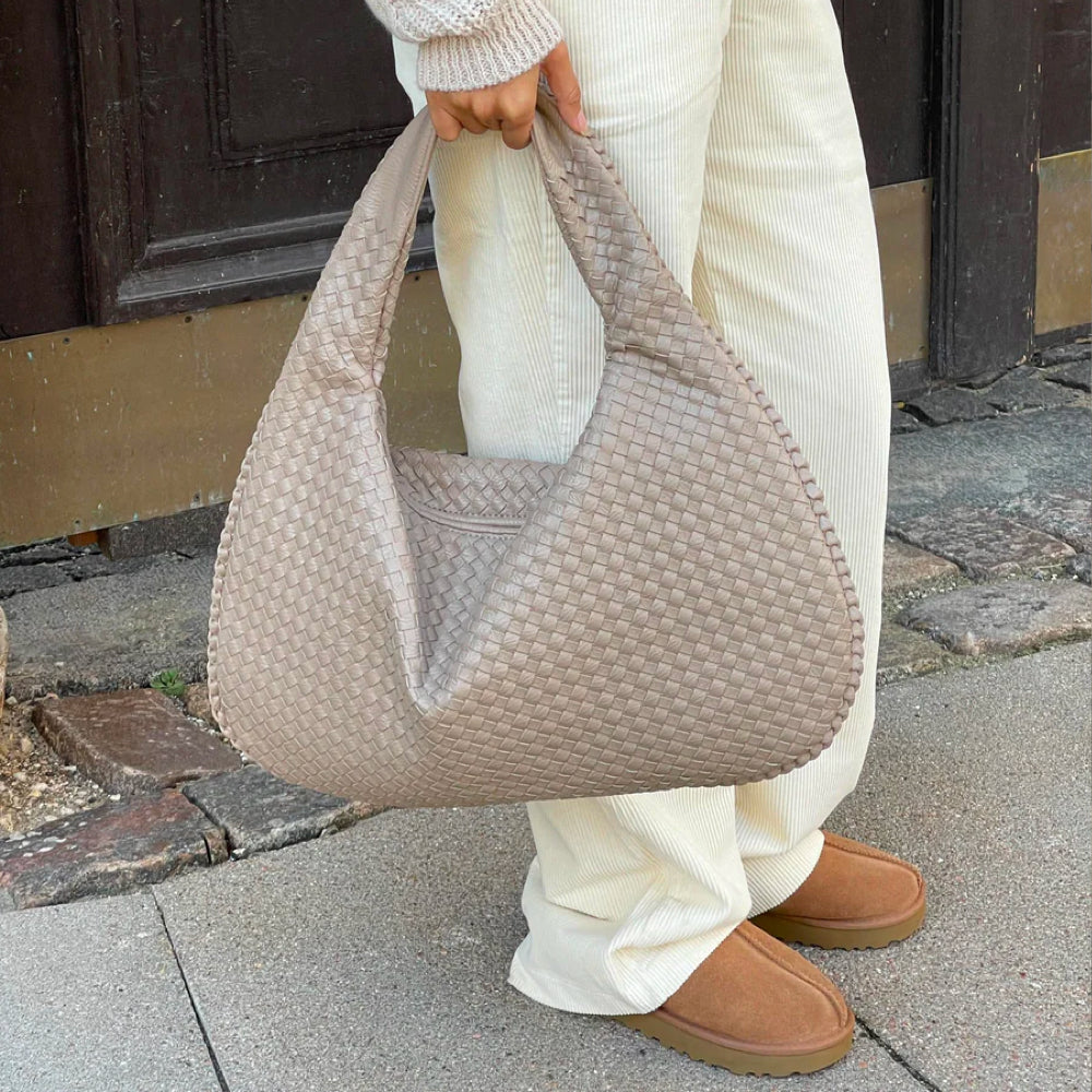 Classic Vintage Bag with a Flattering Fit