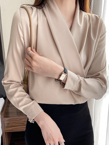 Classic Vintage Blouse with a Flattering Fit