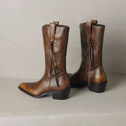 Beautifully Finished Boots in a Timeless Design