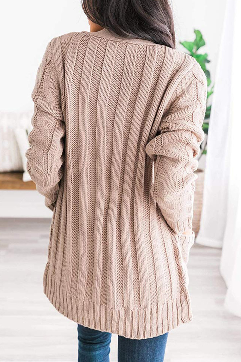 Well Tailored Cardigan with a Graceful Silhouette
