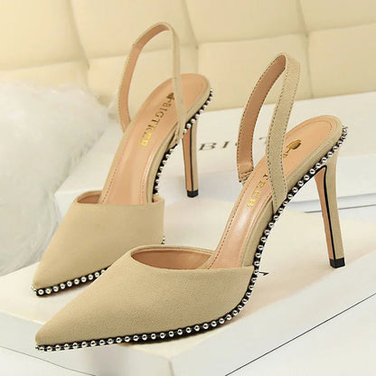 Effortlessly Elegant Heels with a Timeless Design