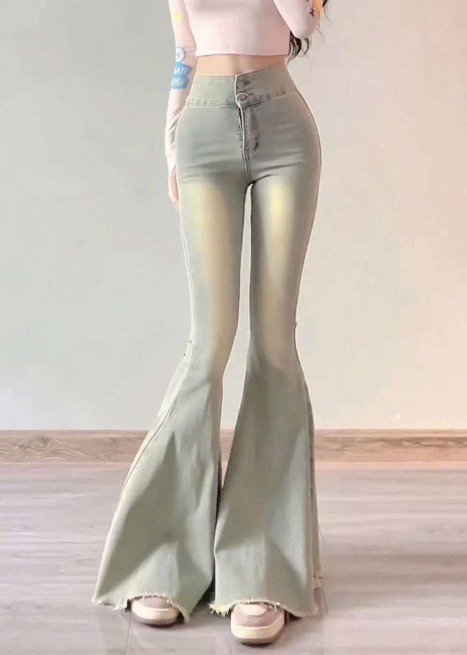 Sophisticated Trousers with a Clean Classic Look