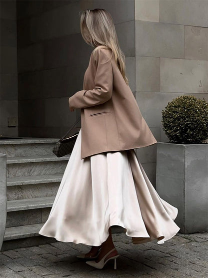 Effortlessly Elegant Garment with a Timeless Design