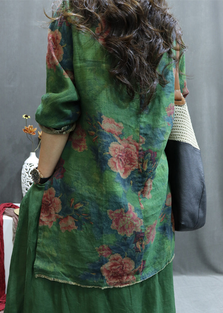 Classic Vintage Blouse with a Flattering Fit