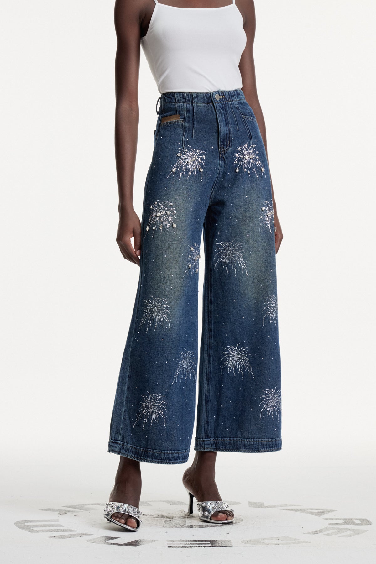 Well Tailored Garment with a Graceful Silhouette