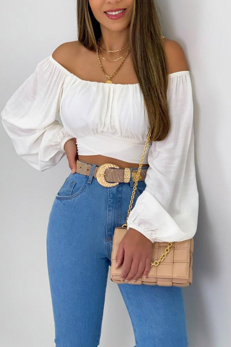 Well Tailored Top with a Graceful Silhouette