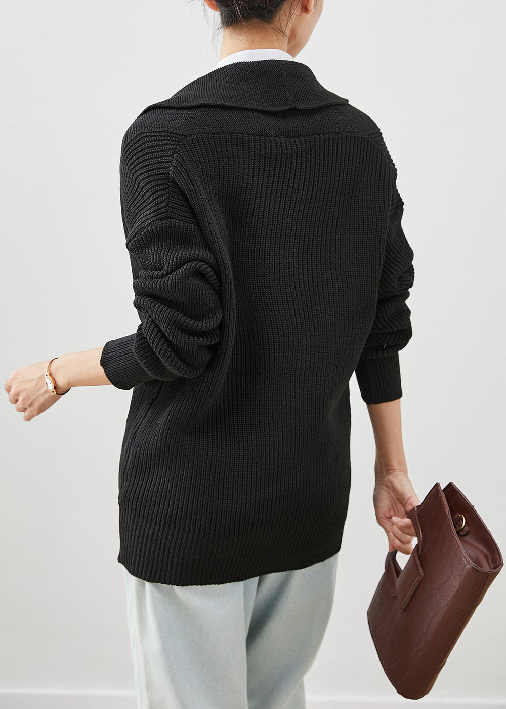 Well Tailored Sweater with a Graceful Silhouette