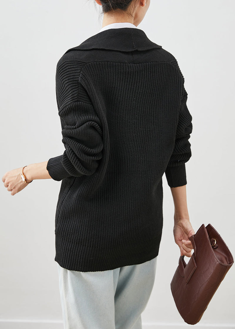 Well Tailored Sweater with a Graceful Silhouette