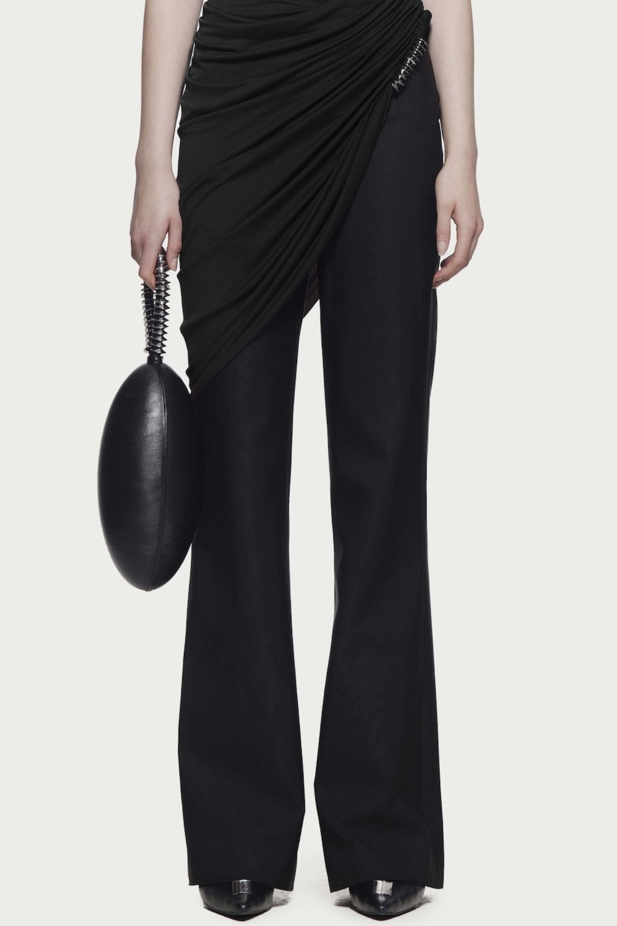 Well Tailored Top with a Graceful Silhouette
