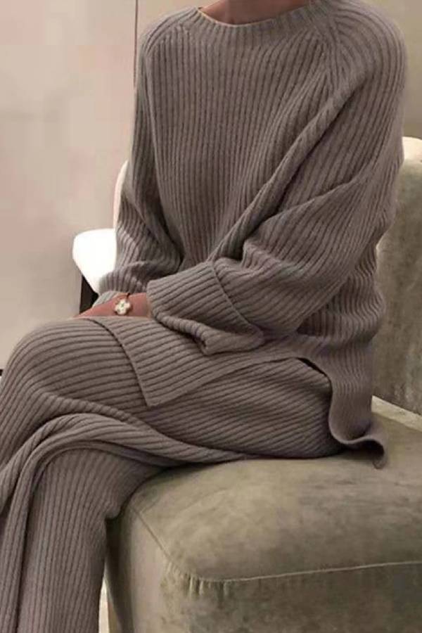 Gracefully Styled Garment for Any Occasion