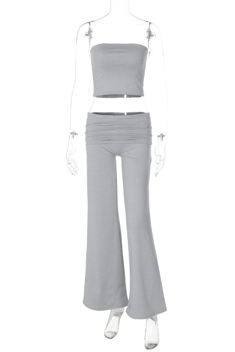 Effortlessly Elegant Garment with a Timeless Design