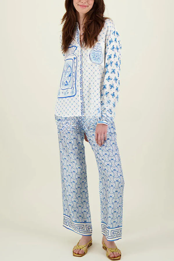 Classic Vintage Shirt with a Flattering Fit