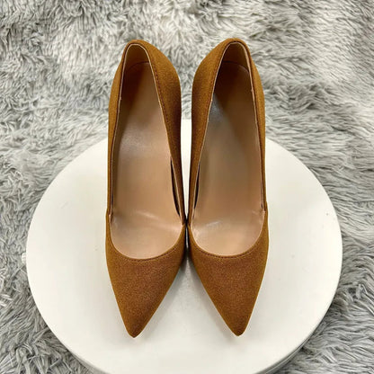 Well Tailored Heels with a Graceful Silhouette