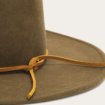 Effortlessly Elegant Garment with a Timeless Design
