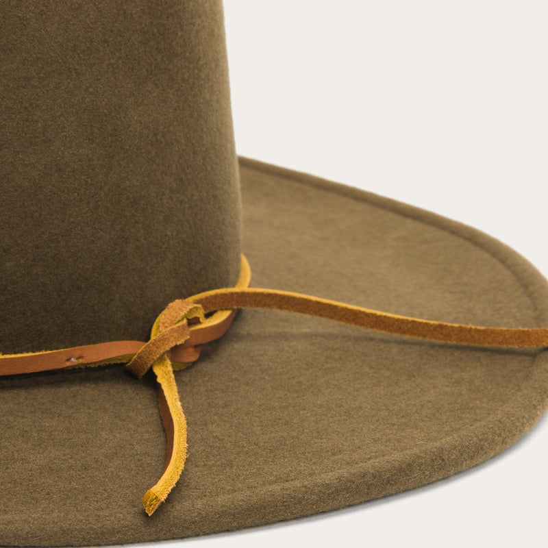Effortlessly Elegant Garment with a Timeless Design