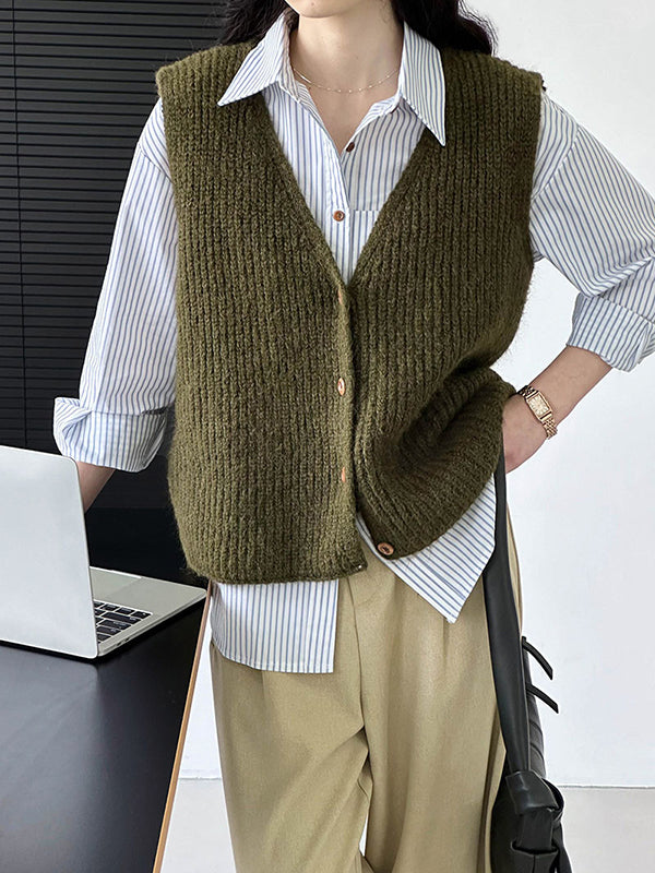 Classic Vintage Blouse with a Flattering Fit