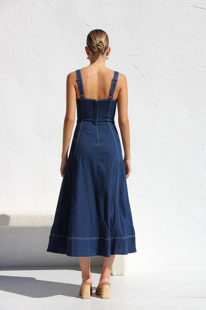 Sophisticated Dress with a Clean Classic Look