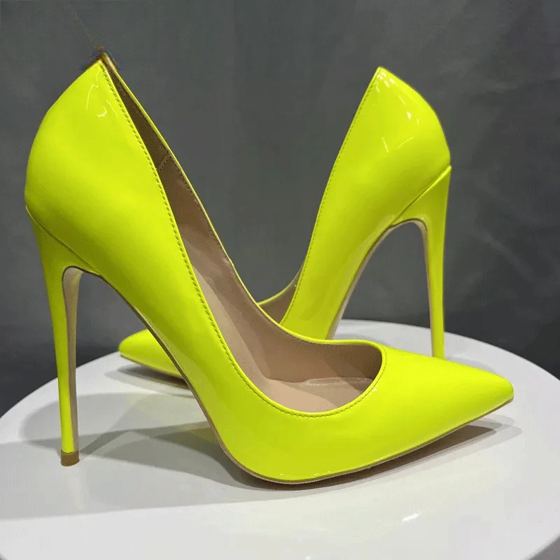 A Vintage Style Heels with Delicate Timeless Details