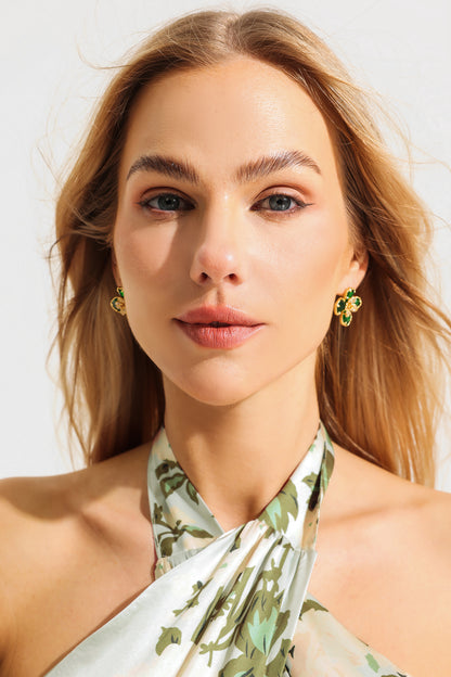 Effortlessly Elegant Garment with a Timeless Design