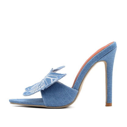 A Vintage Style Heels with Delicate Timeless Details