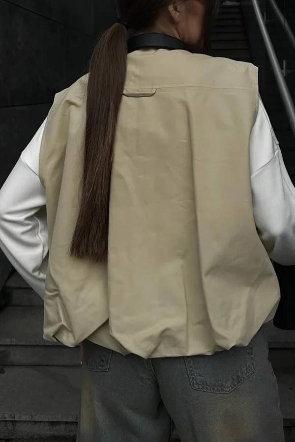 Gracefully Styled Garment for Any Occasion