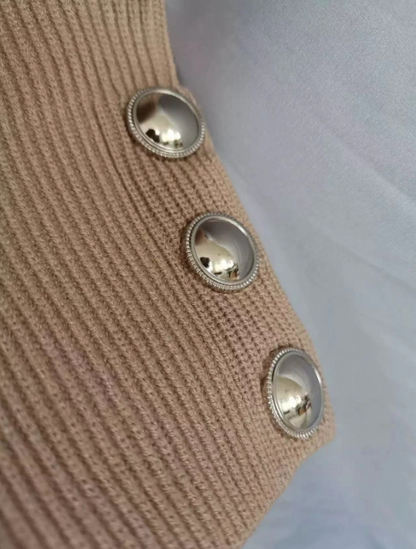 Effortlessly Elegant Sweater with a Timeless Design